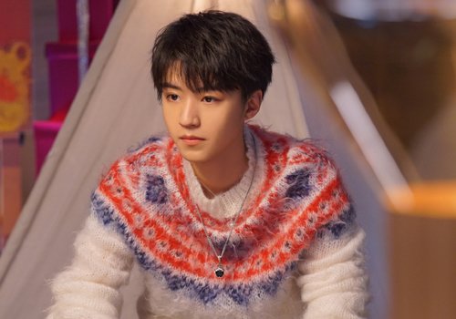 大学生男生秋季换发型别盲目跟从 根据脸型选流行短发不出错更帅气