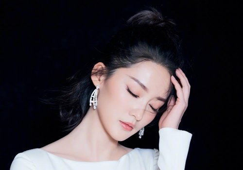 时下女生无刘海马尾辫的最佳扎法 气质灵动的露额马尾辫有年龄之分