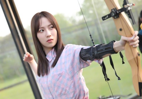 2020年方脸女生hold住露额发型 方脸女生适合的百变长发发型