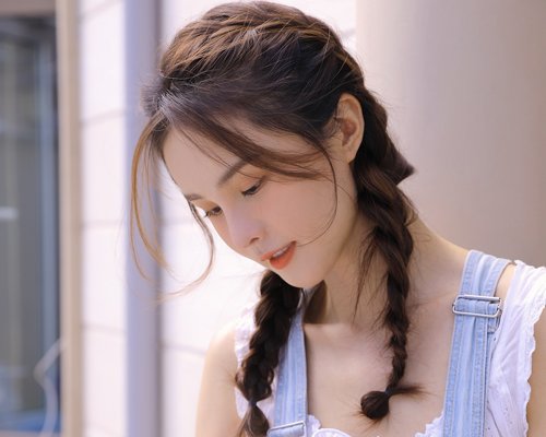 出门太急没时间洗头了怎么办 编辫子的发型把微油变温柔
