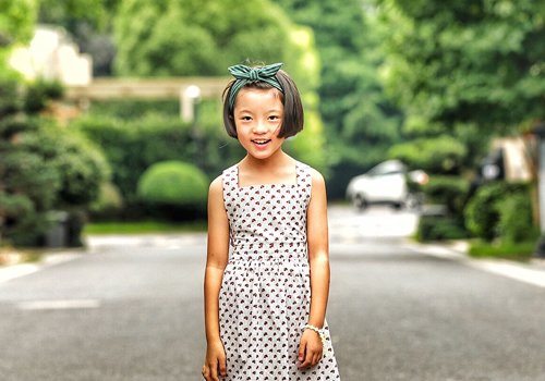 小女孩梳学生头可爱阳光 2020女童学生头短发这样梳最可爱时尚