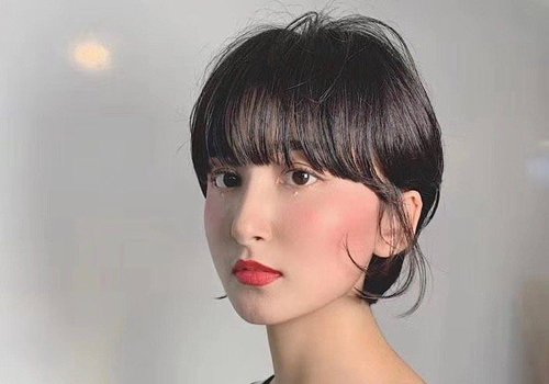 剪完了短发刘海很快就长了怎么办 短发女生不剪刘海方法也是有的