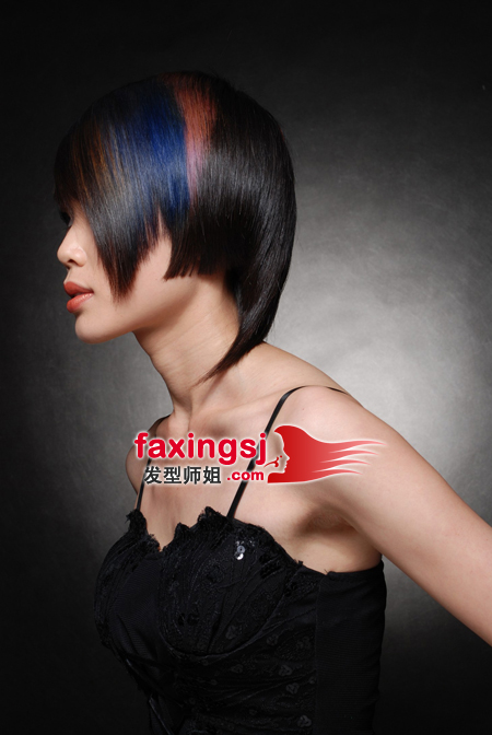 ���Է�����ɳ���̷����� ����ɫ���ϵ�Ѥ����