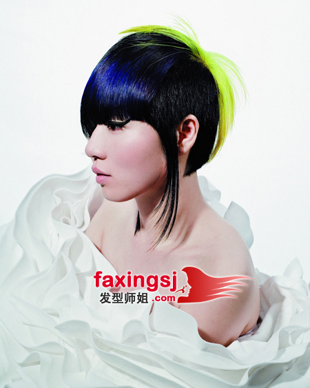 ���Է�����ɳ���̷����� ����ɫ���ϵ�Ѥ����