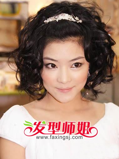 宴会女生烫发卷发发型盘点