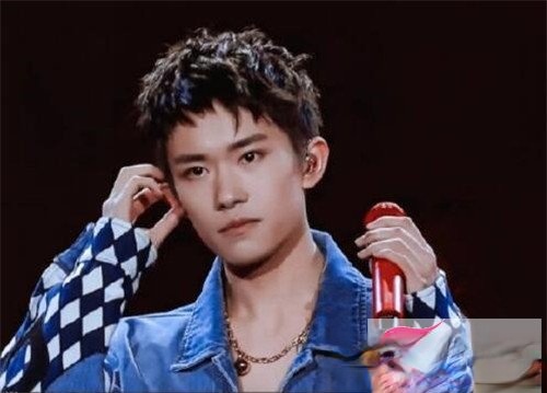 易烊千玺发型怎么留 每一款发型都超A的_最新流行发型设计发型图片与美发造型门户网