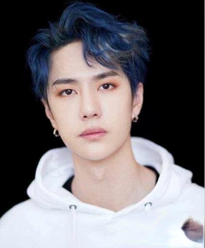 王一博发型叫什么 养眼洋气潮男首选