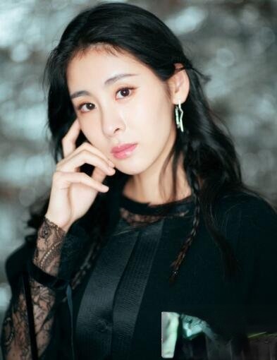 张碧晨长发发型 打造青春美少女
