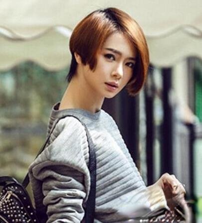 戚薇短发发型盘点 洒脱干练女王气场强