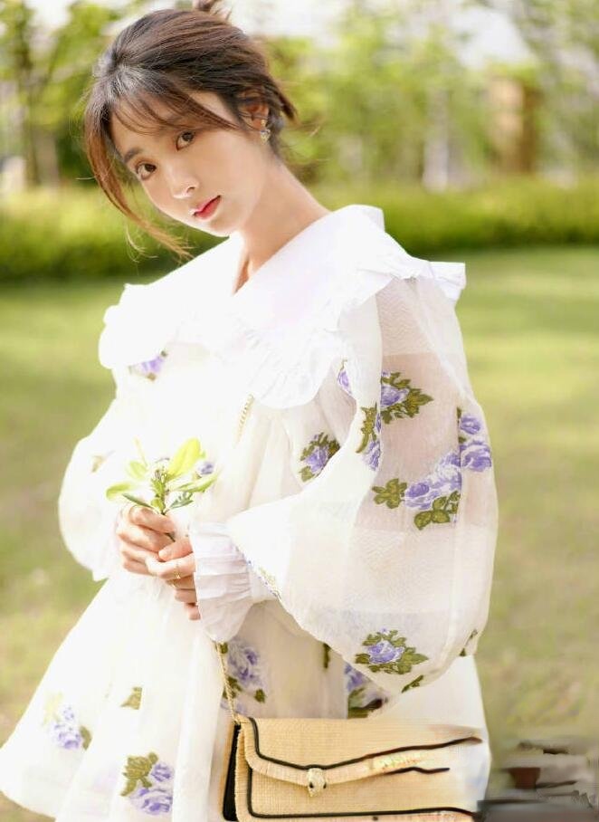 适合穿裙子的发型推荐 跟着女明星get美美造型