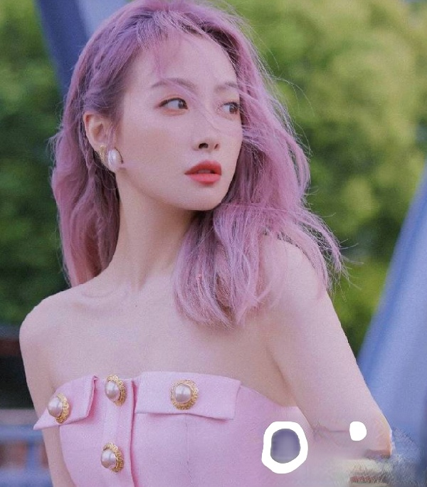 Ͻ䷢ɫ οԸ