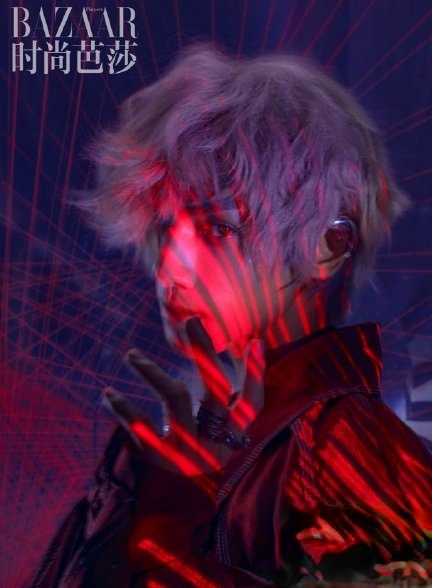 罗云熙未来感电竞大片 朋克风科幻造型太酷炫_最新流行发型设计发型图片与美发造型门户网