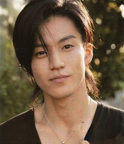 小栗旬发型怎么留 风格各异不一样的帅