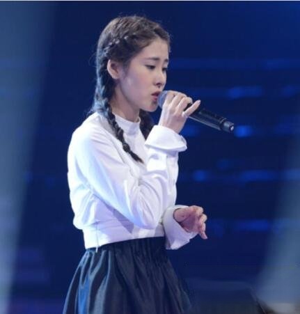 张碧晨长发发型 打造青春美少女