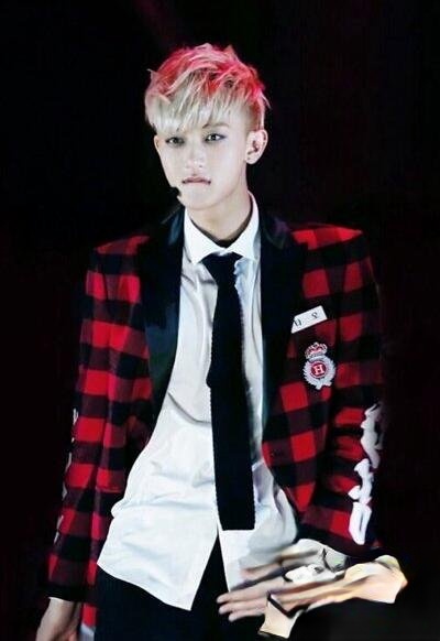 黄子韬发型叫什么 历年帅气发型大盘点