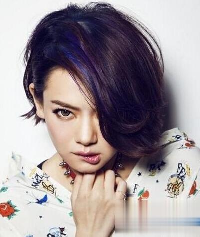 戚薇短发发型盘点 洒脱干练女王气场强