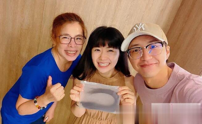 福原爱剪去长发捐赠给需要的人 粉丝大赞她新造型更减龄_最新流行发型设计发型图片与美发造型门户网