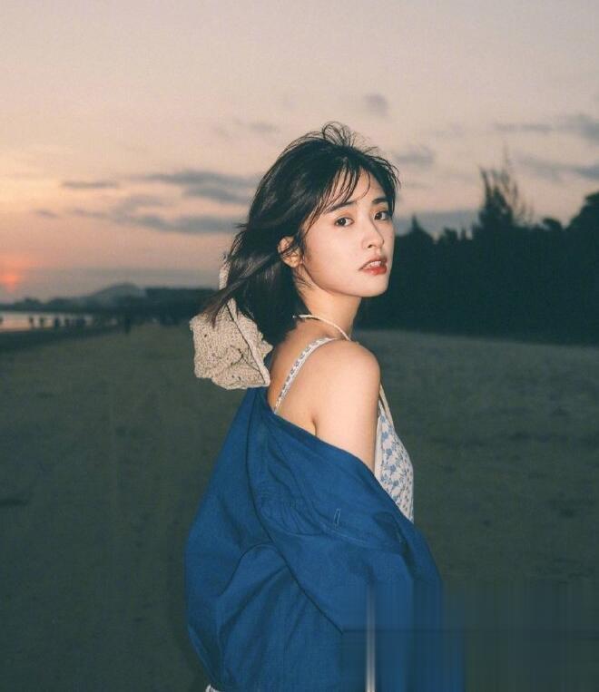 适合穿裙子的发型推荐 跟着女明星get美美造型